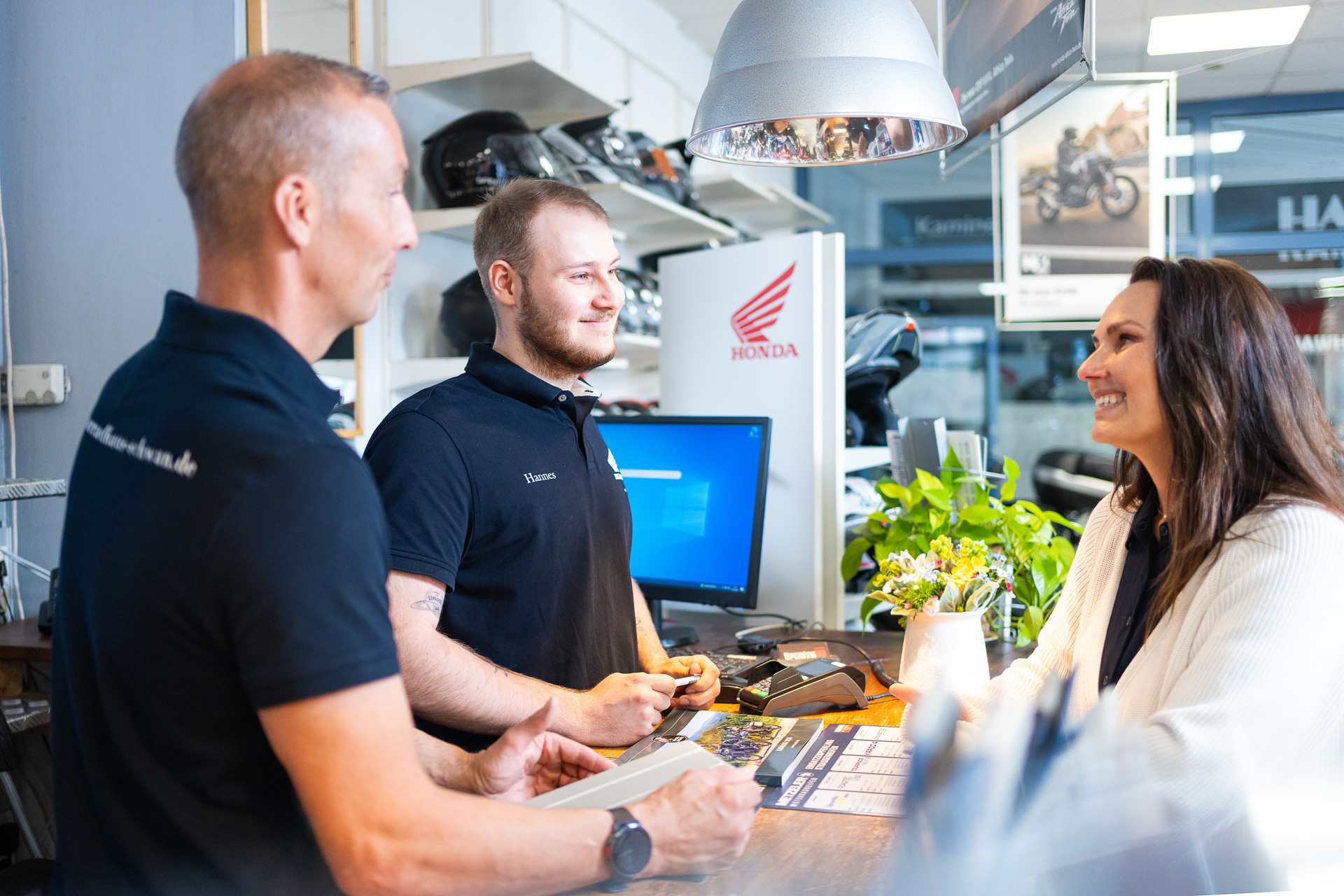 HONDA Motorradhaus Schwan in Magdeburg: Neufahrzeuge, Gebrauchtfahrzeuge, Vermietung und Werkstattservice. Rock your Bike!