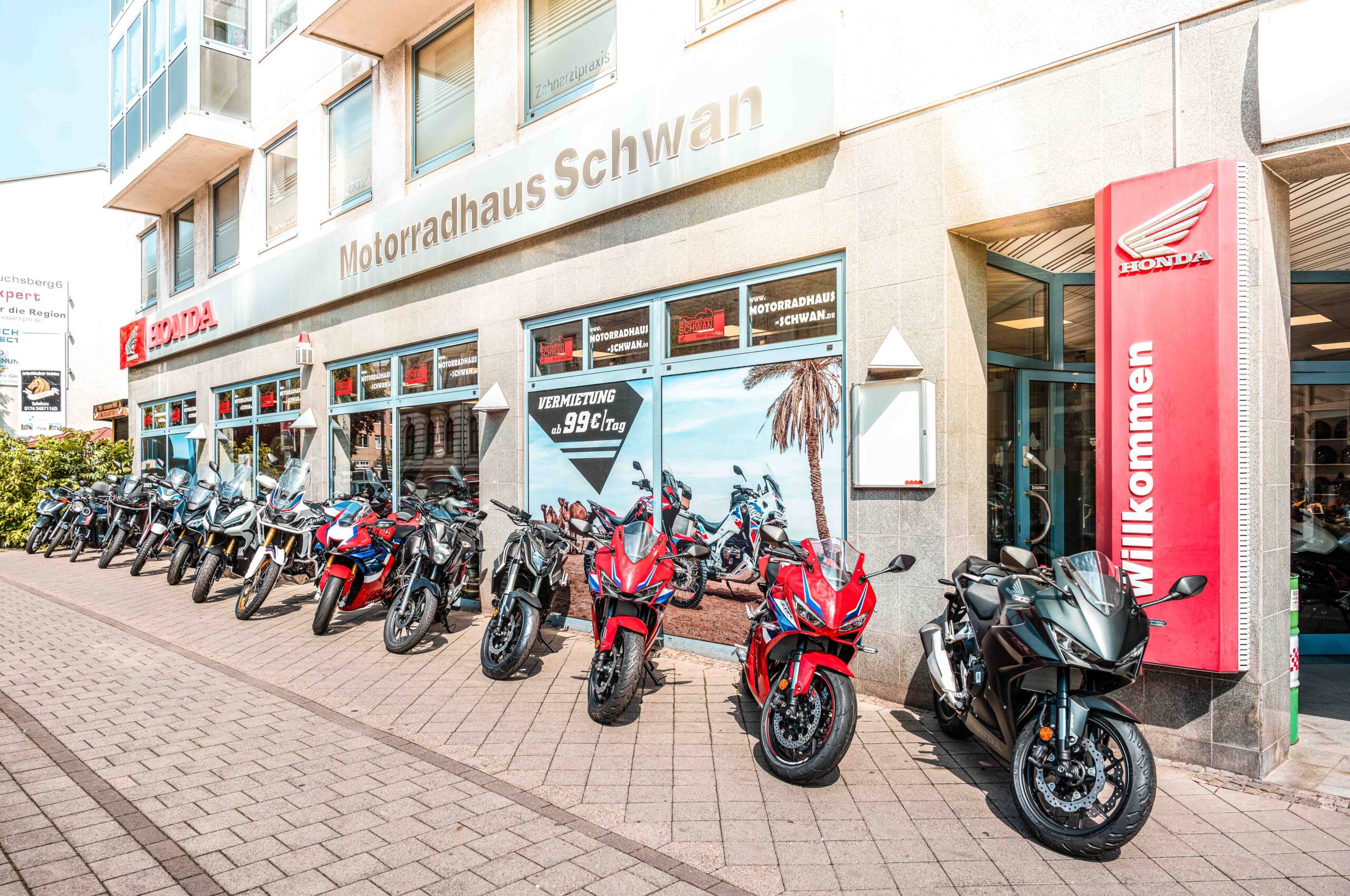 HONDA Motorradhaus Schwan in Magdeburg: Neufahrzeuge, Gebrauchtfahrzeuge, Vermietung und Werkstattservice. Rock your Bike!
