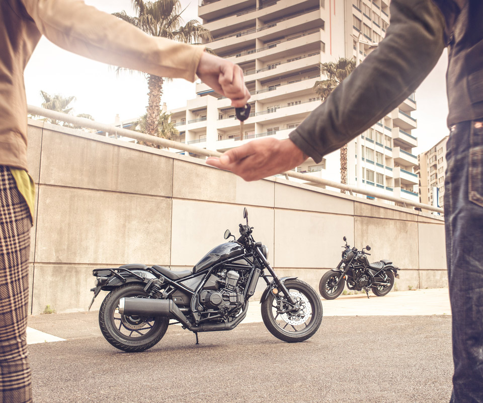 HONDA Motorradhaus Schwan in Magdeburg: Neufahrzeuge, Gebrauchtfahrzeuge, Vermietung und Werkstattservice. Rock your Bike!