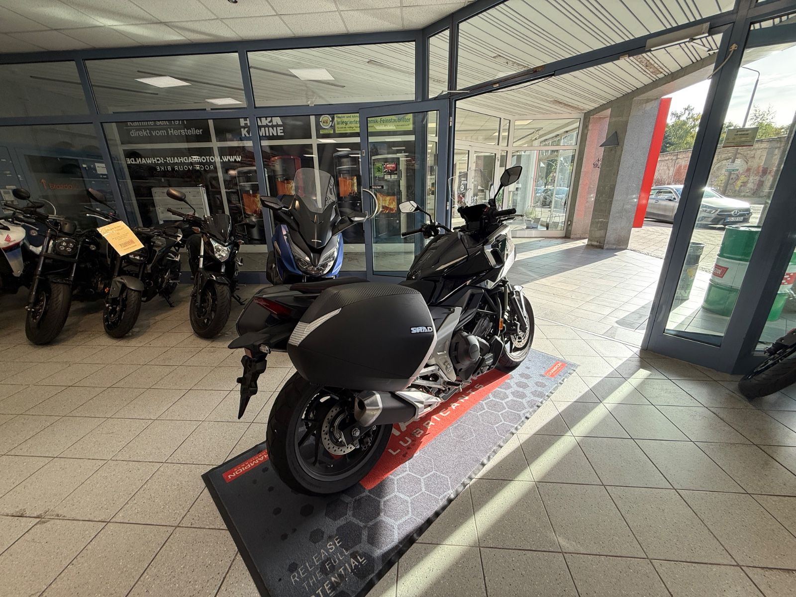 NC 750 XD inkl. Zubehör