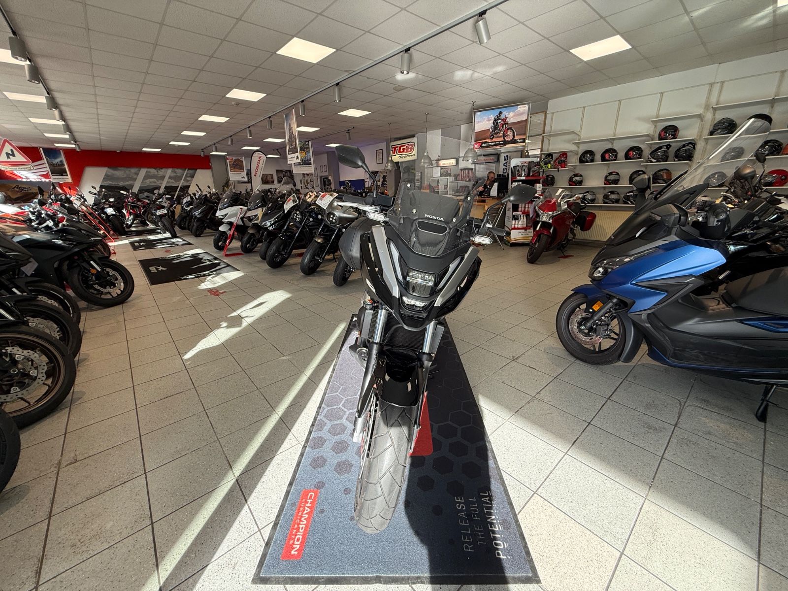 NC 750 XD inkl. Zubehör