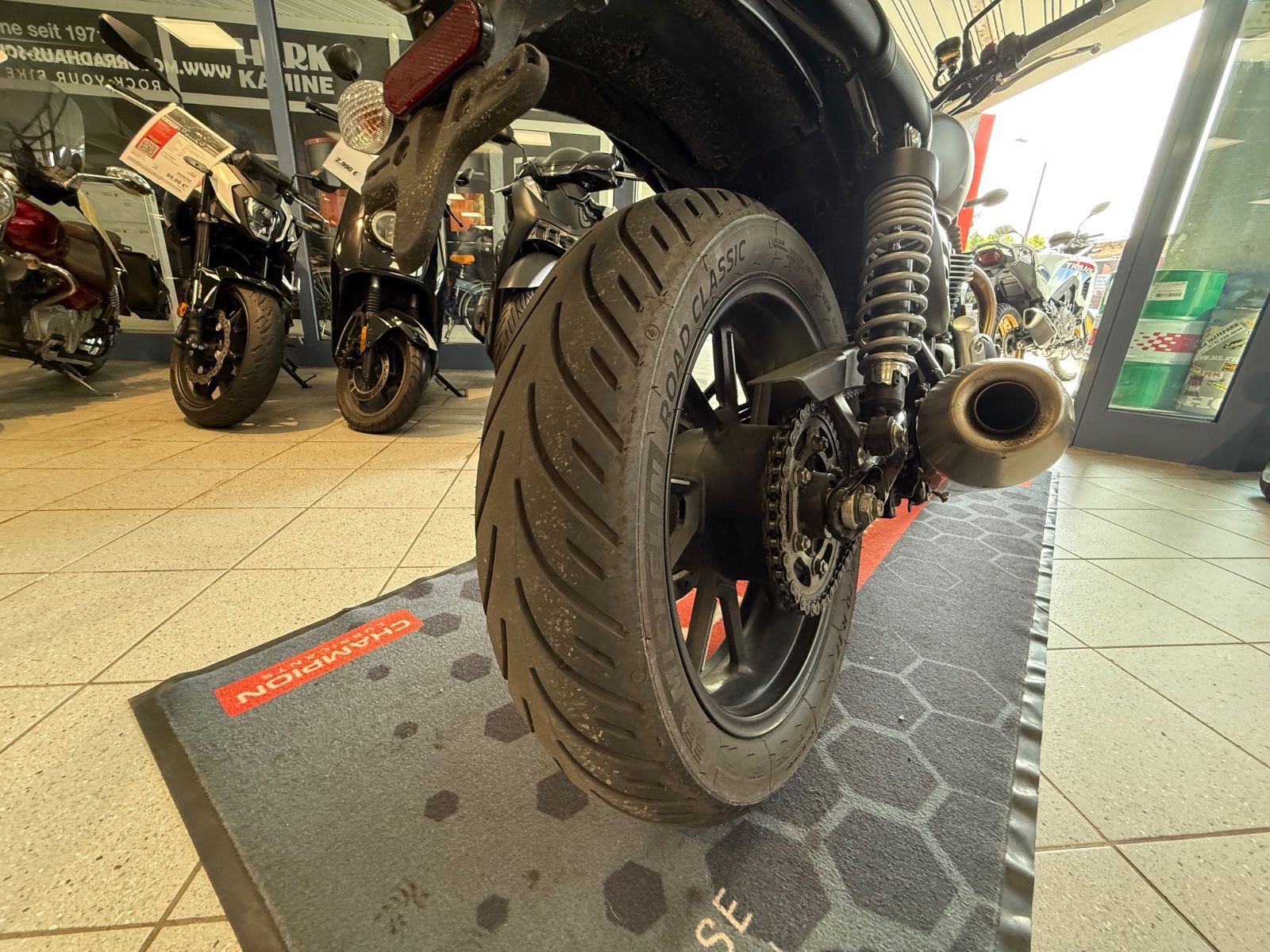 Speed Twin 900