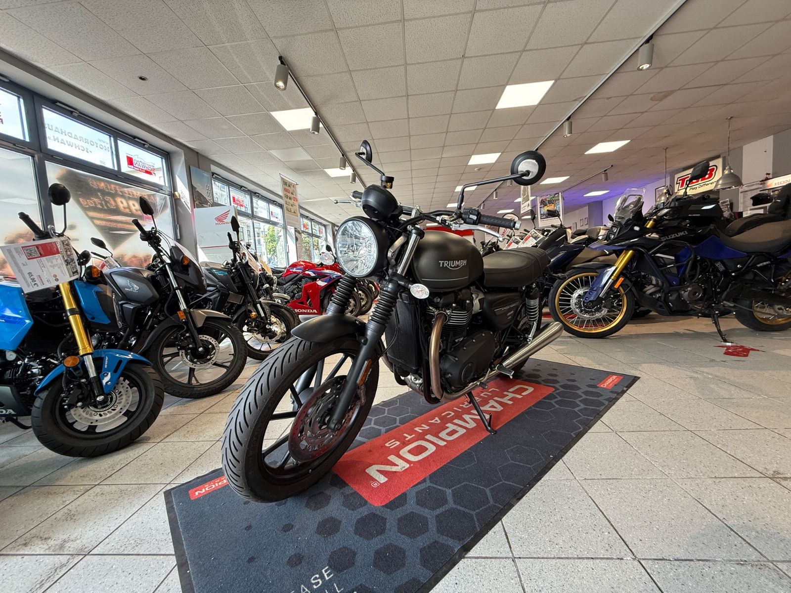 Speed Twin 900