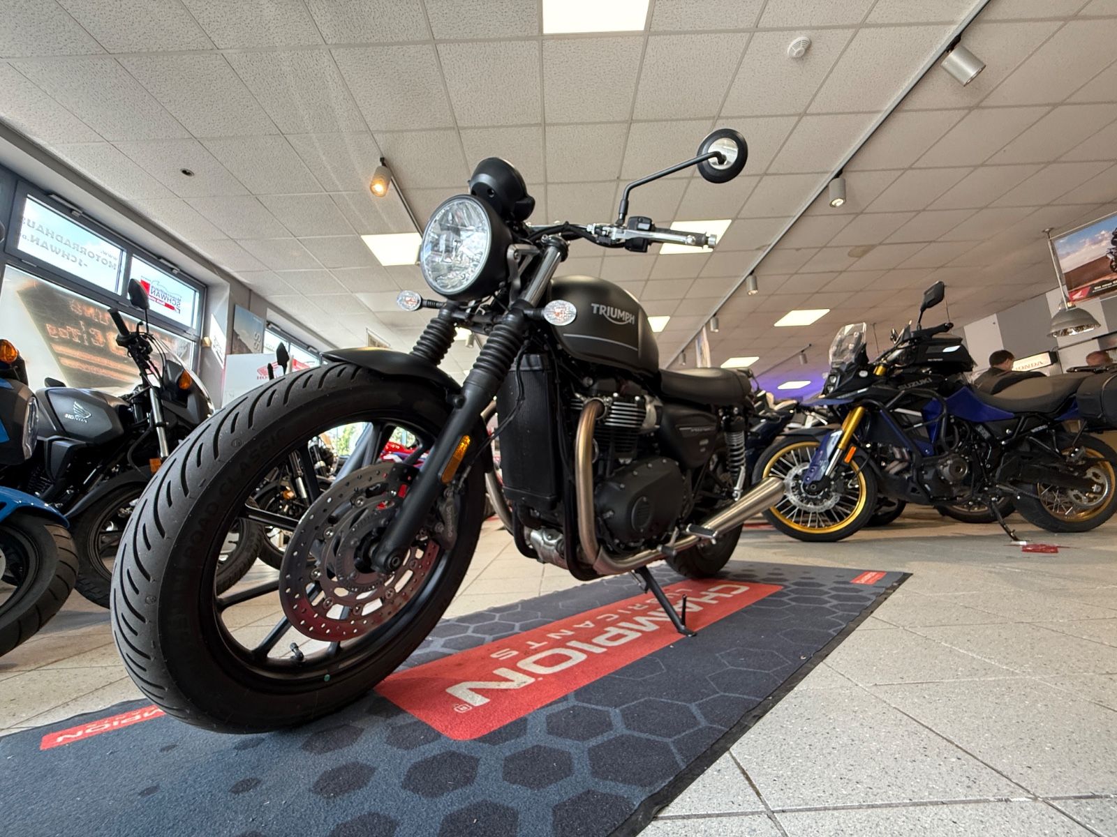 Speed Twin 900