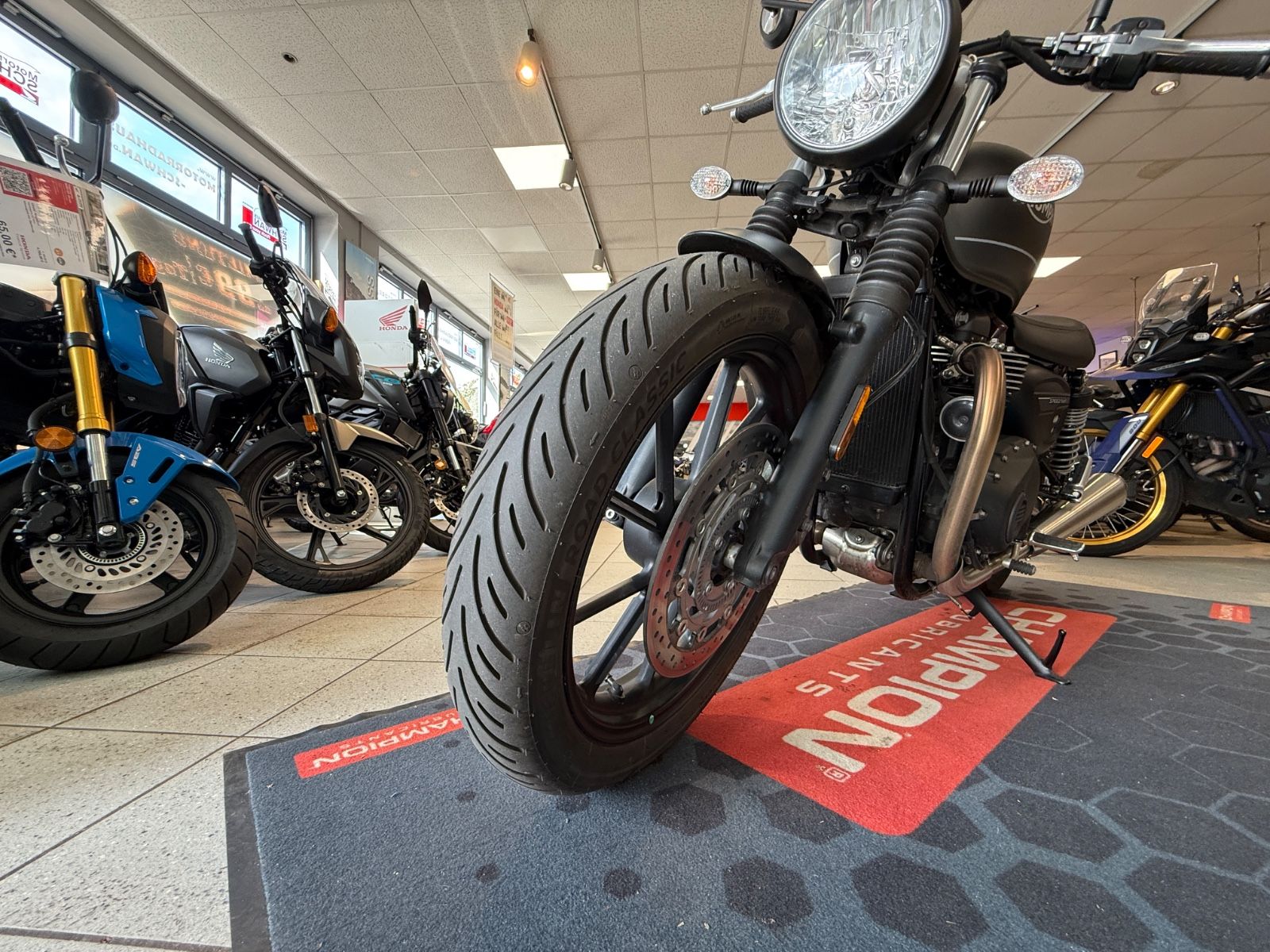 Speed Twin 900