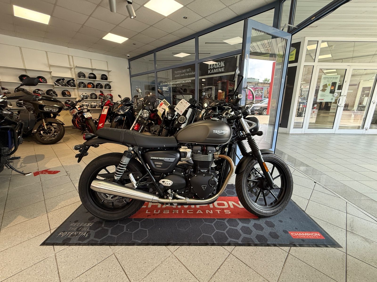 Speed Twin 900
